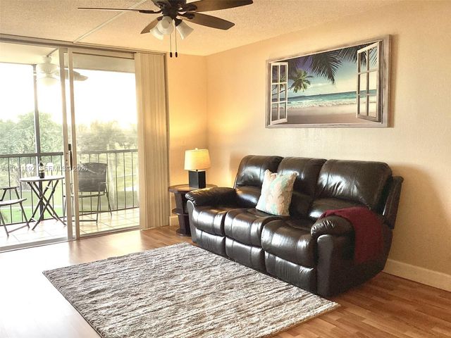 8900 Washington Boulevard PH19, Pembroke Pines, FL 33025