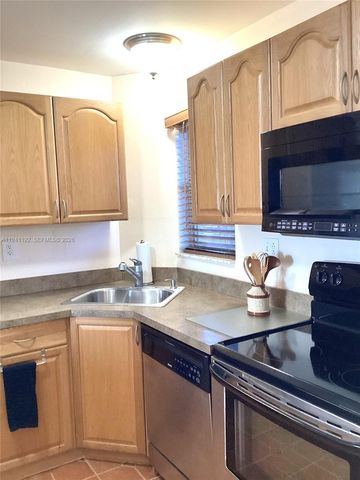 8900 Washington Boulevard PH19, Pembroke Pines, FL 33025