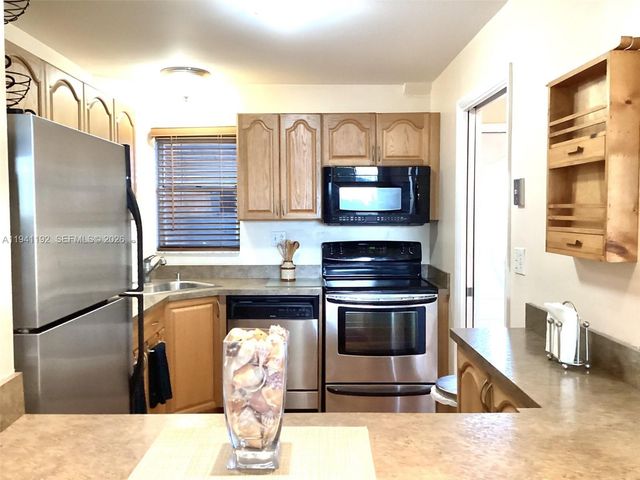 8900 Washington Boulevard PH19, Pembroke Pines, FL 33025