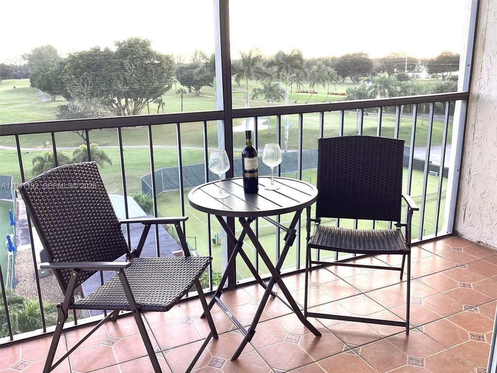 8900 Washington Boulevard PH19, Pembroke Pines, FL 33025
