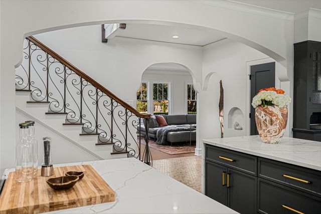 2127 Pembroke Drive, Fort Worth, TX 76110