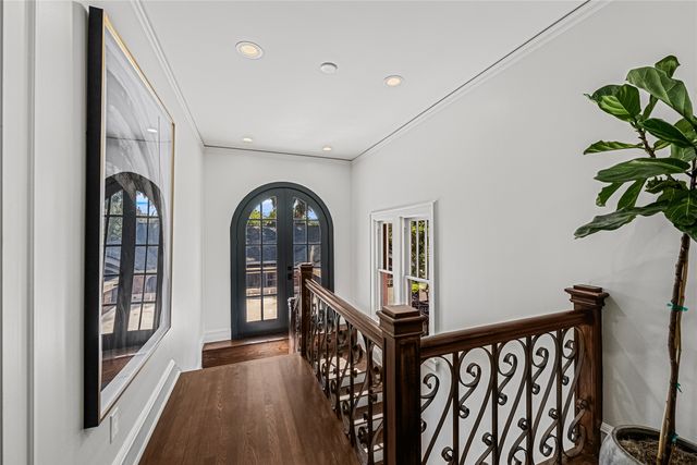 2127 Pembroke Drive, Fort Worth, TX 76110