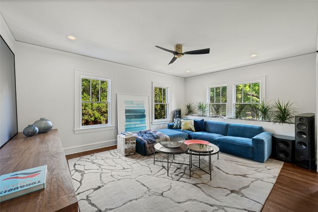 2127 Pembroke Drive, Fort Worth, TX 76110