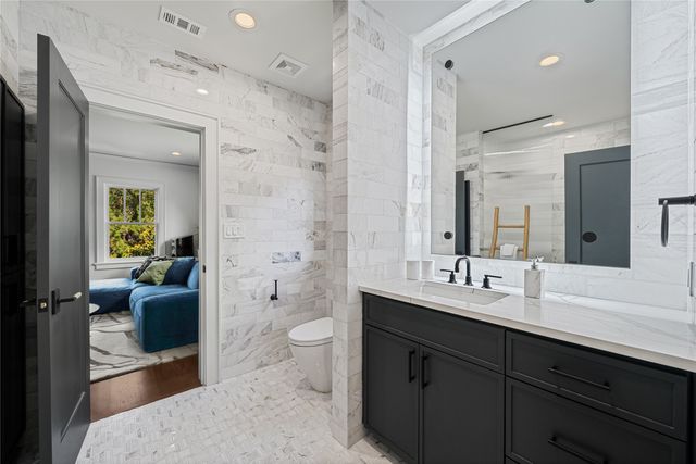 2127 Pembroke Drive, Fort Worth, TX 76110