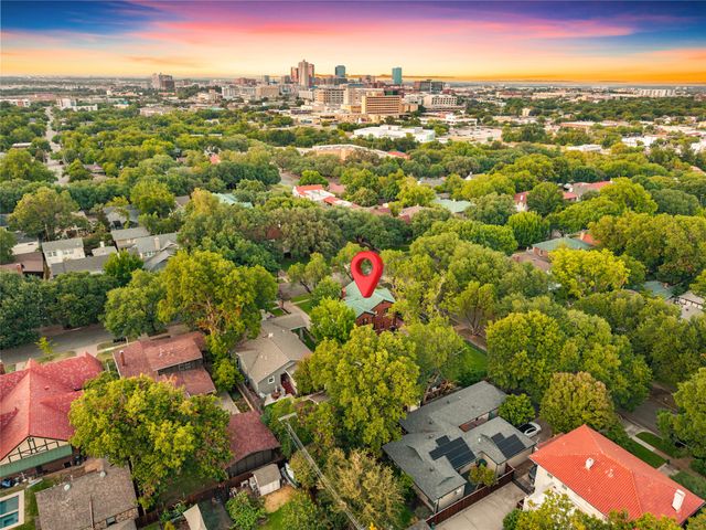 2127 Pembroke Drive, Fort Worth, TX 76110