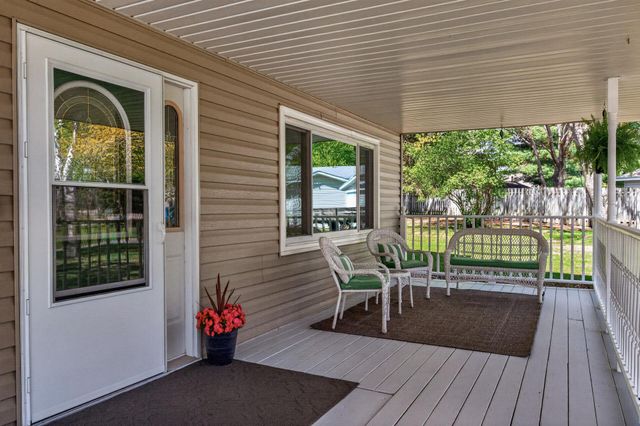 1842 162nd Avenue NE, Ham Lake, MN 55304