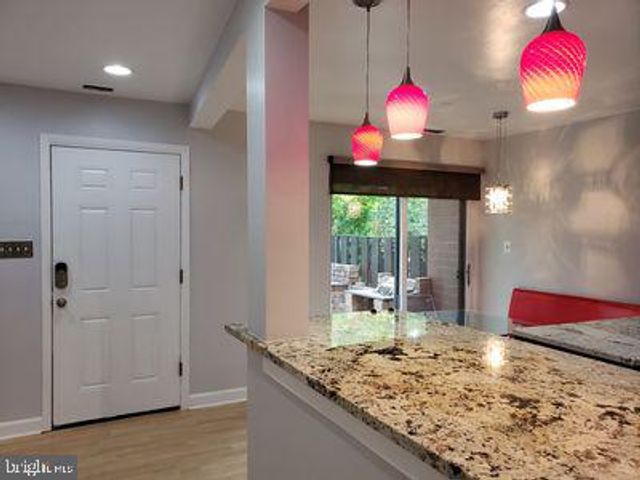 1329 NORTHGATE SQ, Reston, VA 20190