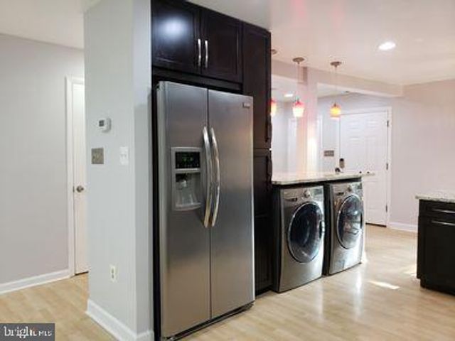 1329 NORTHGATE SQ, Reston, VA 20190