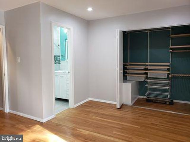 1329 NORTHGATE SQ, Reston, VA 20190