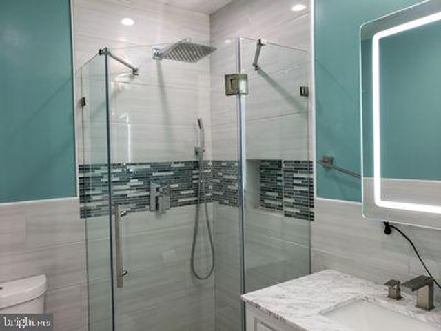 1329 NORTHGATE SQ, Reston, VA 20190
