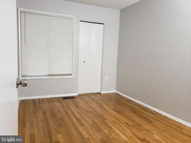 1329 NORTHGATE SQ, Reston, VA 20190