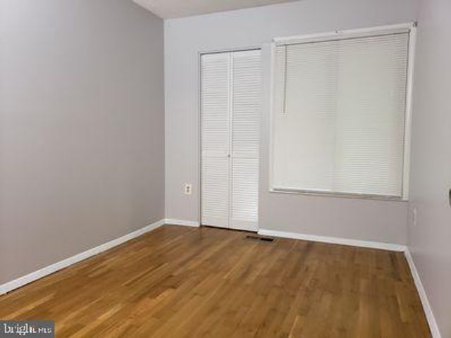 1329 NORTHGATE SQ, Reston, VA 20190