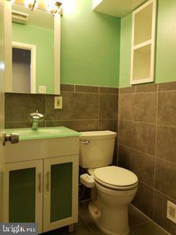 1329 NORTHGATE SQ, Reston, VA 20190