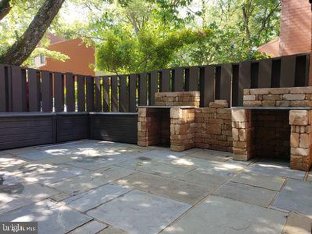 1329 NORTHGATE SQ, Reston, VA 20190