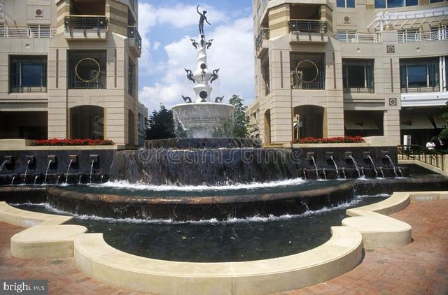 1329 NORTHGATE SQ, Reston, VA 20190