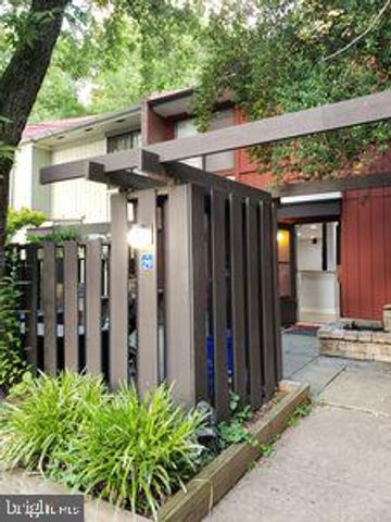 1329 NORTHGATE SQ, Reston, VA 20190