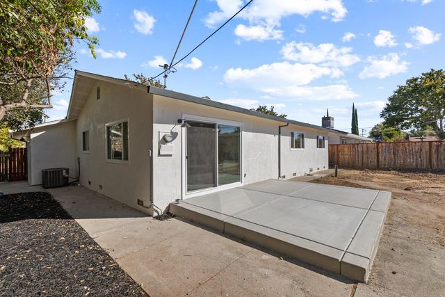 7428 Troon Way, Sacramento, CA 95822