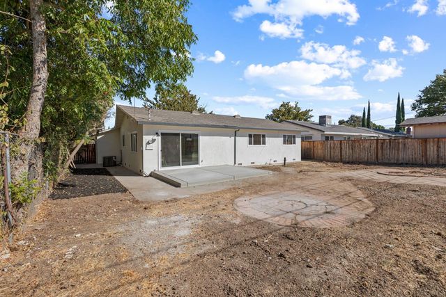 7428 Troon Way, Sacramento, CA 95822