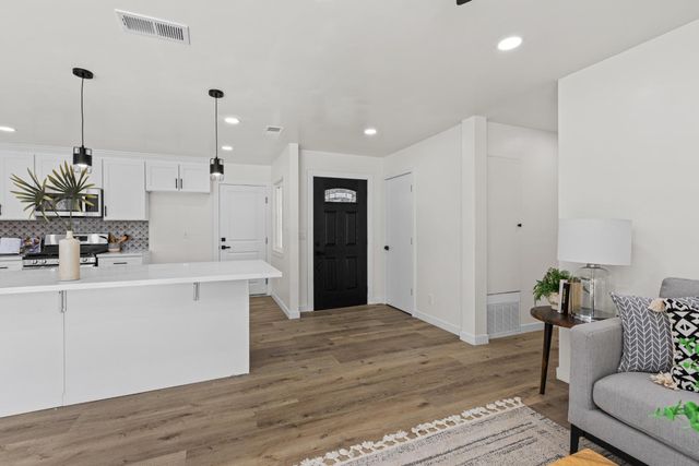 7428 Troon Way, Sacramento, CA 95822