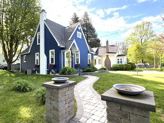 7509 M-43, South Haven, MI 49090