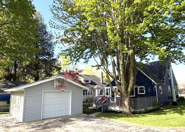 7509 M-43, South Haven, MI 49090