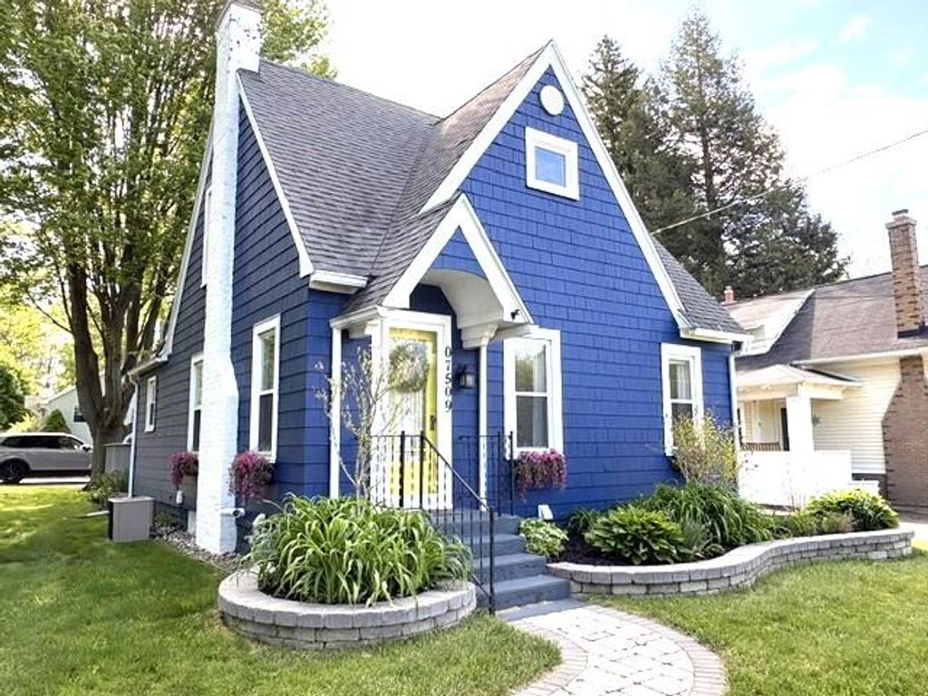 7509 M-43, South Haven, MI 49090