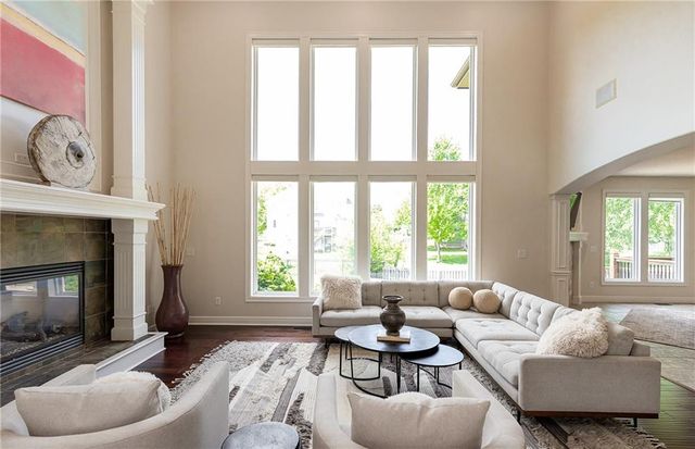 15618 S Hallet Street, Olathe, KS 66062