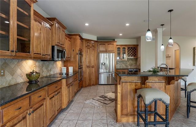 15618 S Hallet Street, Olathe, KS 66062