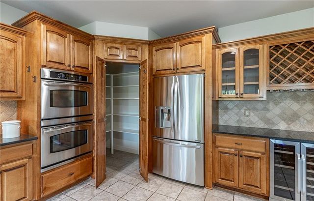 15618 S Hallet Street, Olathe, KS 66062