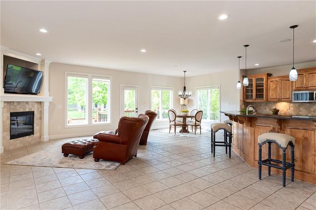 15618 S Hallet Street, Olathe, KS 66062