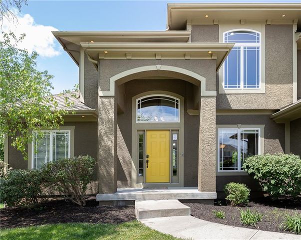 15618 S Hallet Street, Olathe, KS 66062