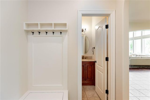 15618 S Hallet Street, Olathe, KS 66062