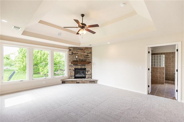 15618 S Hallet Street, Olathe, KS 66062