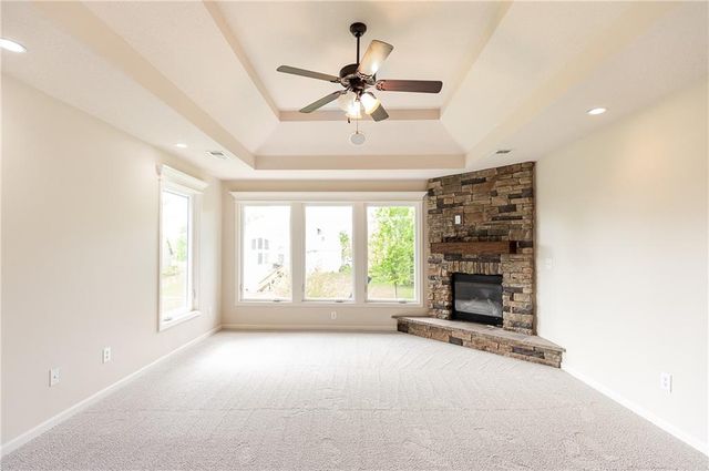 15618 S Hallet Street, Olathe, KS 66062