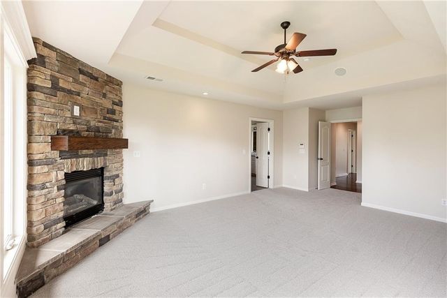 15618 S Hallet Street, Olathe, KS 66062