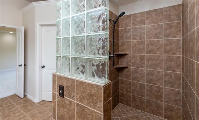 15618 S Hallet Street, Olathe, KS 66062