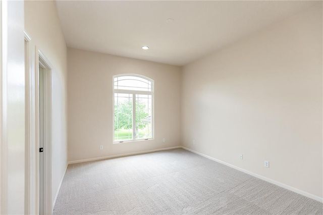 15618 S Hallet Street, Olathe, KS 66062