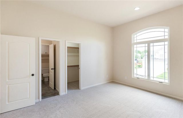 15618 S Hallet Street, Olathe, KS 66062