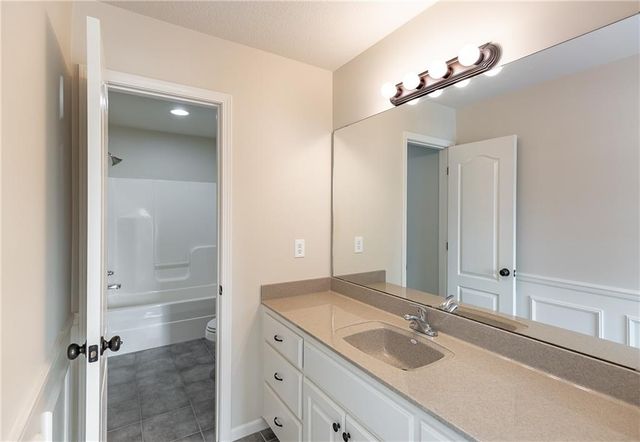 15618 S Hallet Street, Olathe, KS 66062