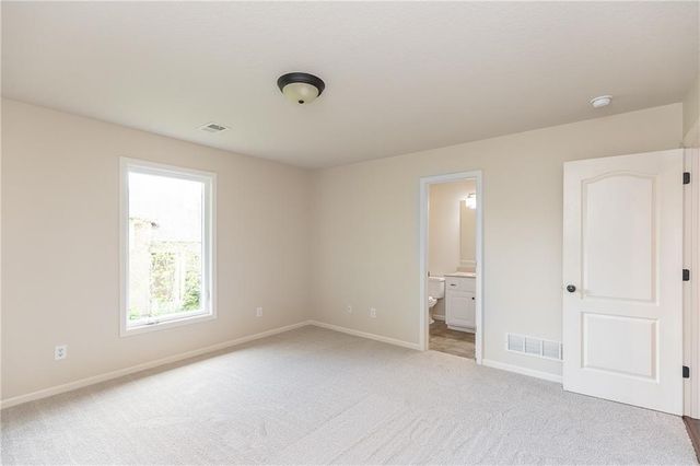 15618 S Hallet Street, Olathe, KS 66062