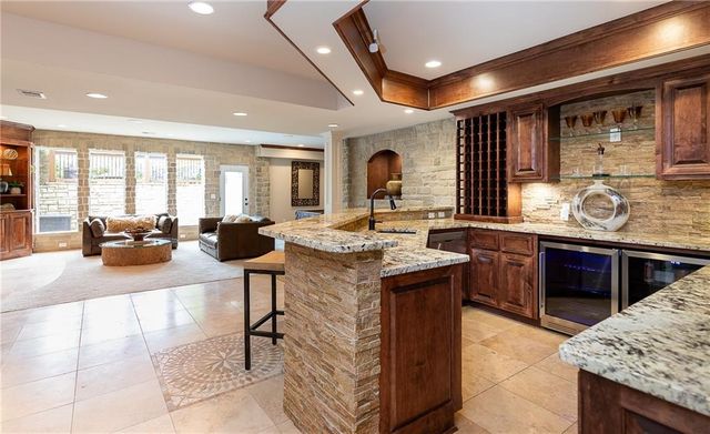 15618 S Hallet Street, Olathe, KS 66062