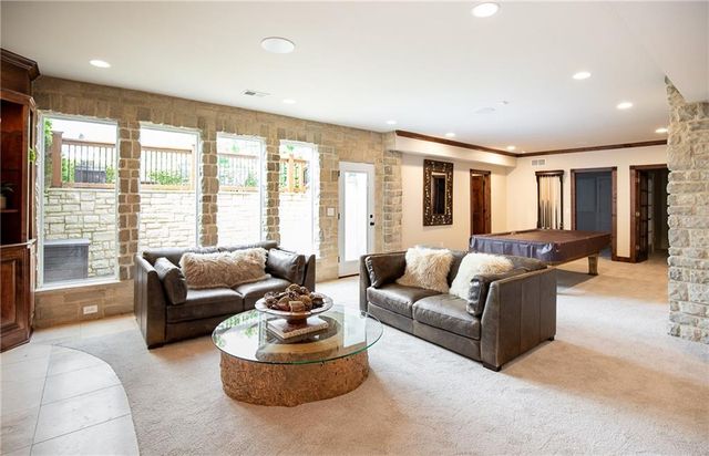 15618 S Hallet Street, Olathe, KS 66062