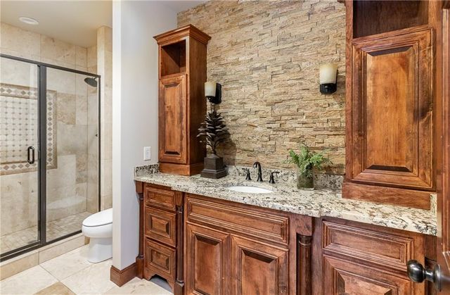 15618 S Hallet Street, Olathe, KS 66062