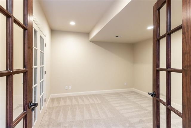 15618 S Hallet Street, Olathe, KS 66062