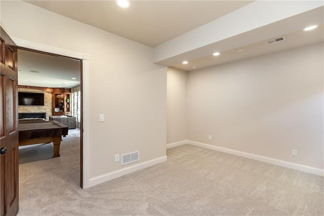 15618 S Hallet Street, Olathe, KS 66062