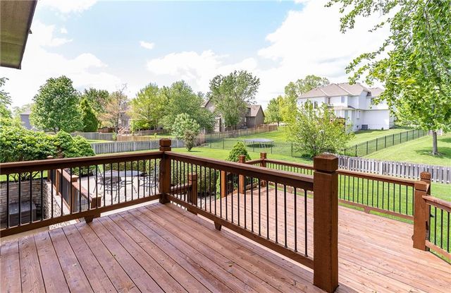 15618 S Hallet Street, Olathe, KS 66062