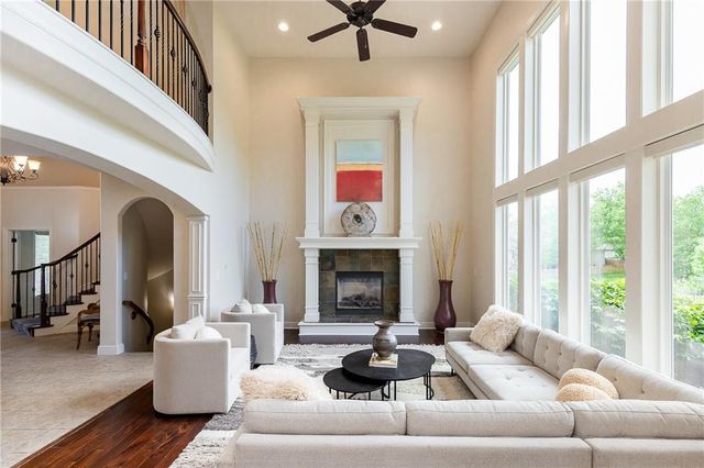 15618 S Hallet Street, Olathe, KS 66062