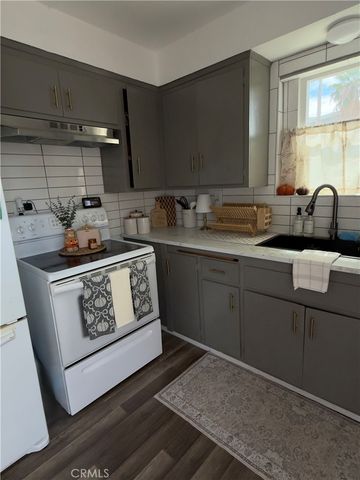 2123 Down Street, Riverside, CA 92507
