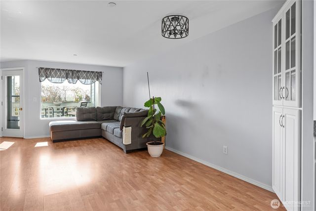 485 SW Bayshore Drive #C201, Oak Harbor, WA 98277