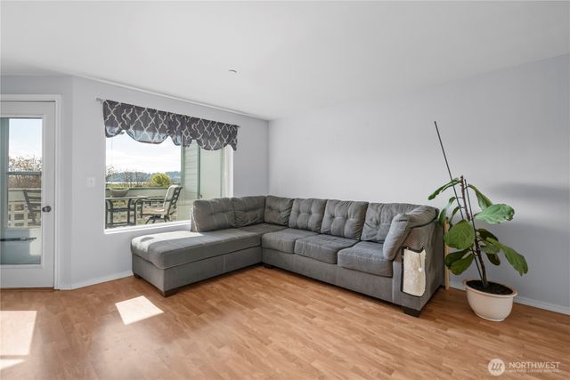 485 SW Bayshore Drive #C201, Oak Harbor, WA 98277